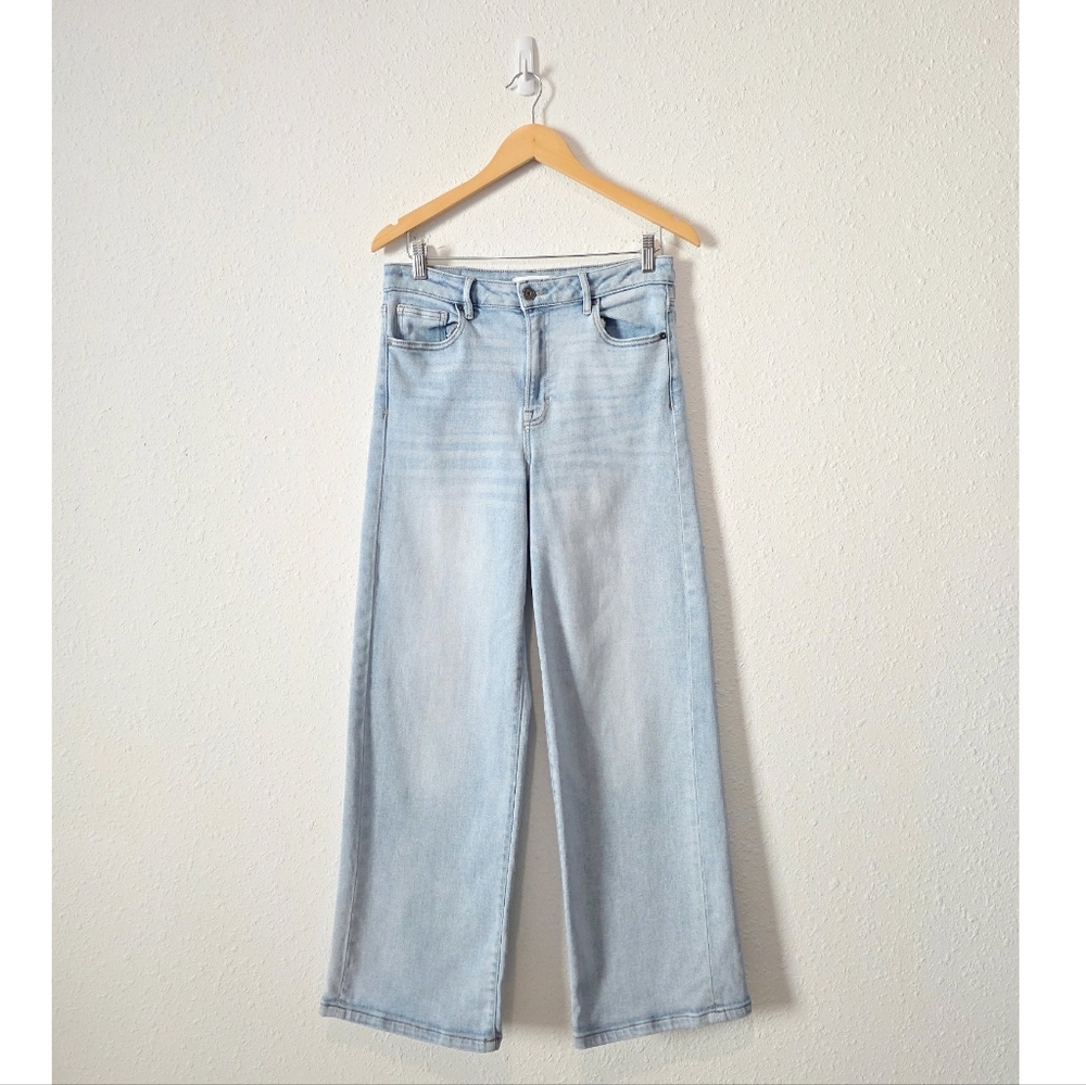 Altar'd State Light Wash Relaxed Jeans 29